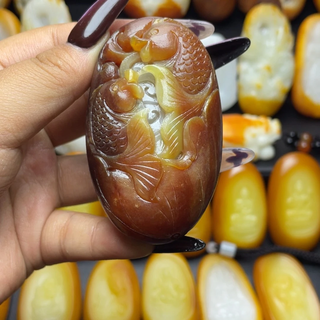 聚***堂和田玉未镶嵌颈饰