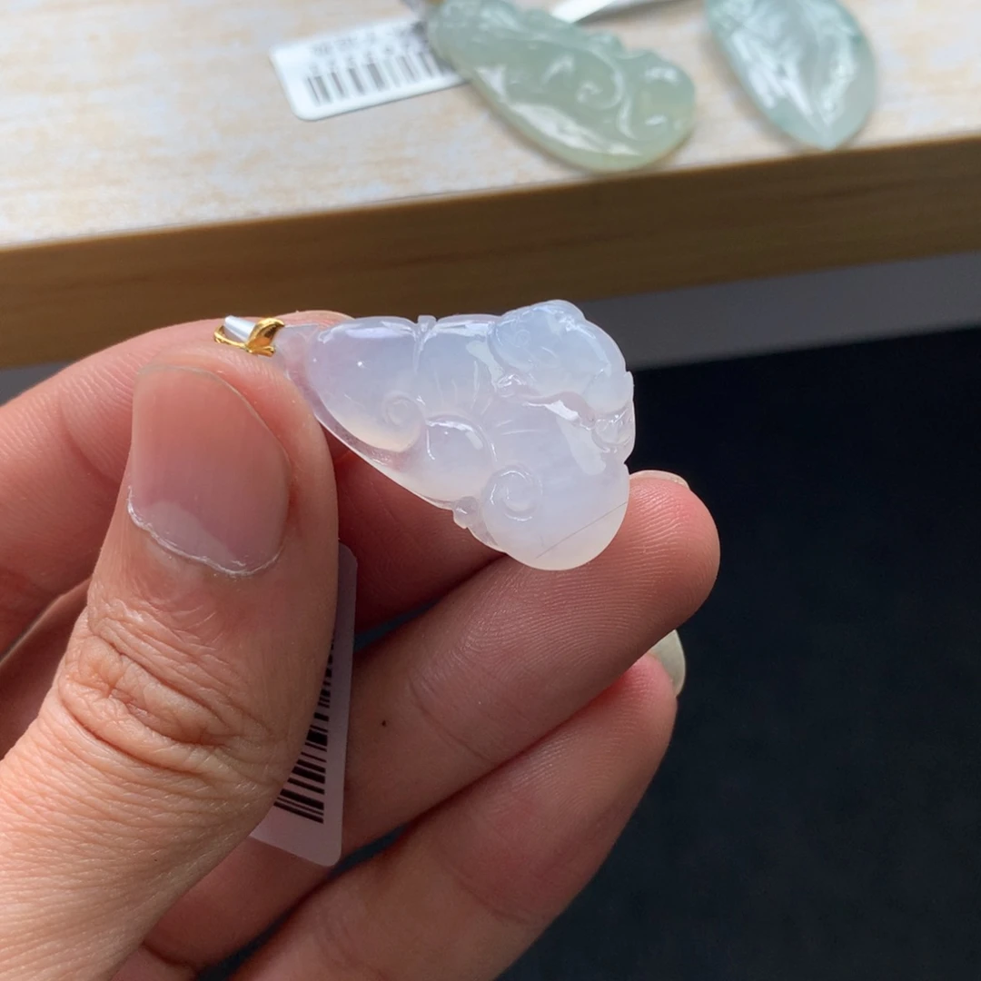 翡翠未镶嵌颈饰吊坠