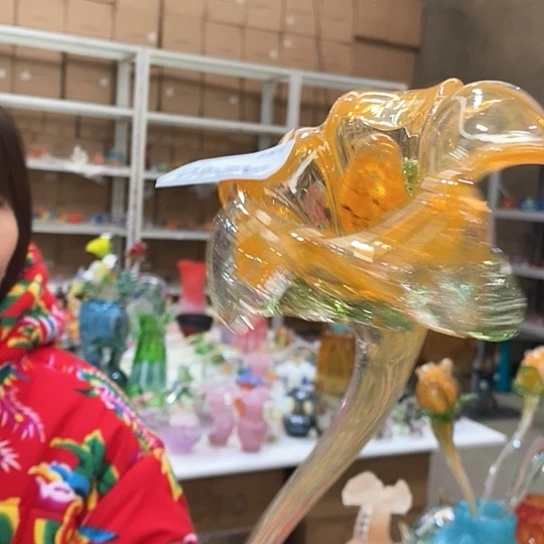 琉璃花瓶高45厘米宽7厘米