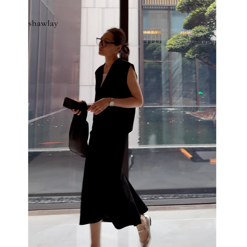 小黑套极简短袖V领套装CL3053