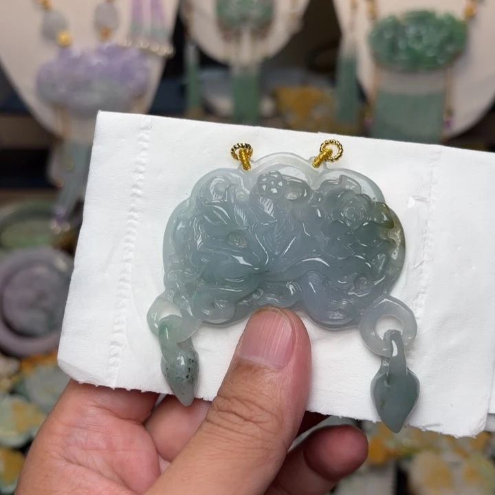 翡翠未镶嵌颈饰吊坠