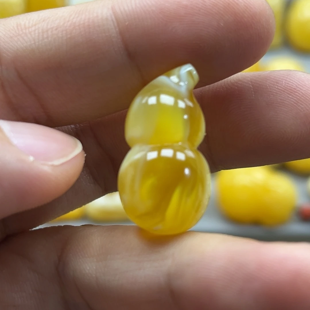 蜜蜡未镶嵌珠宝奇石