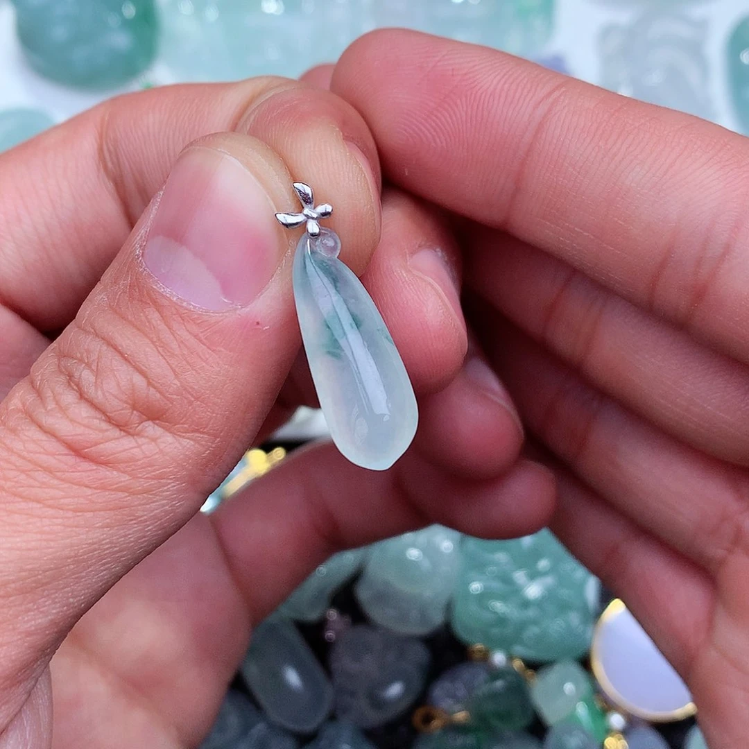 翡翠吊坠(不含链)18K金镶嵌