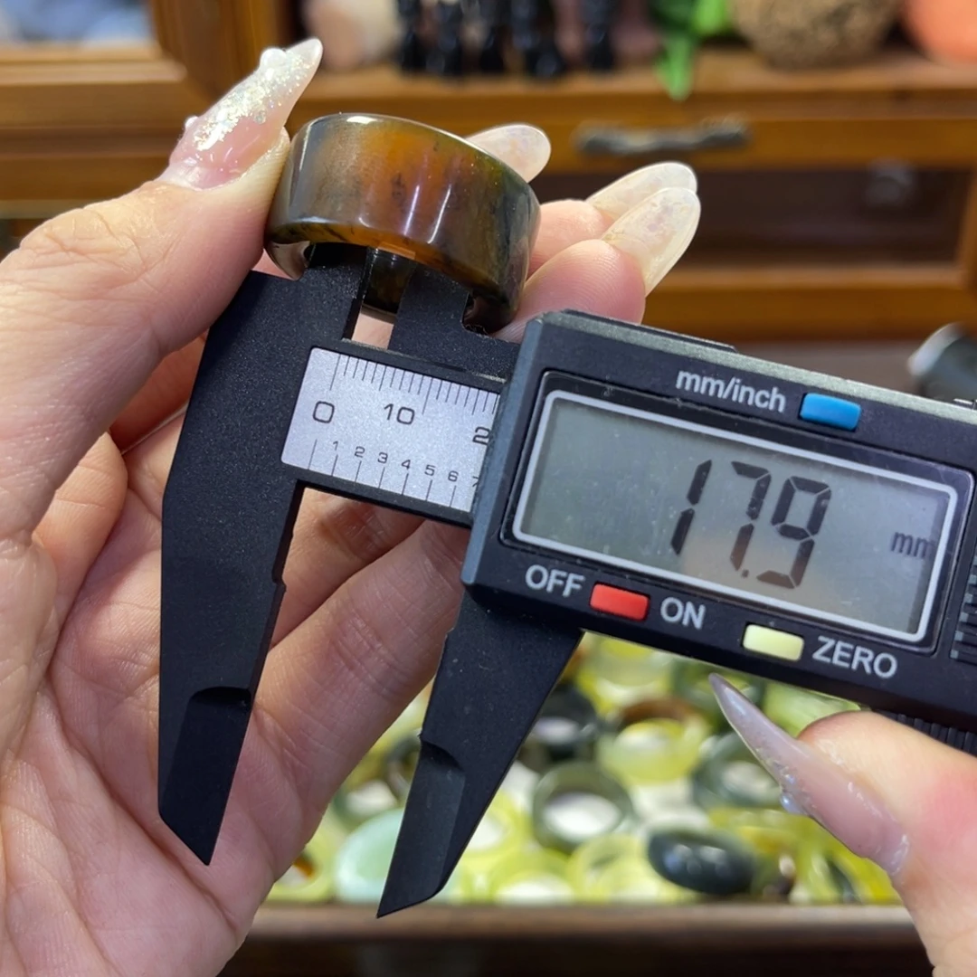 蛇纹石玉未镶嵌手镯164