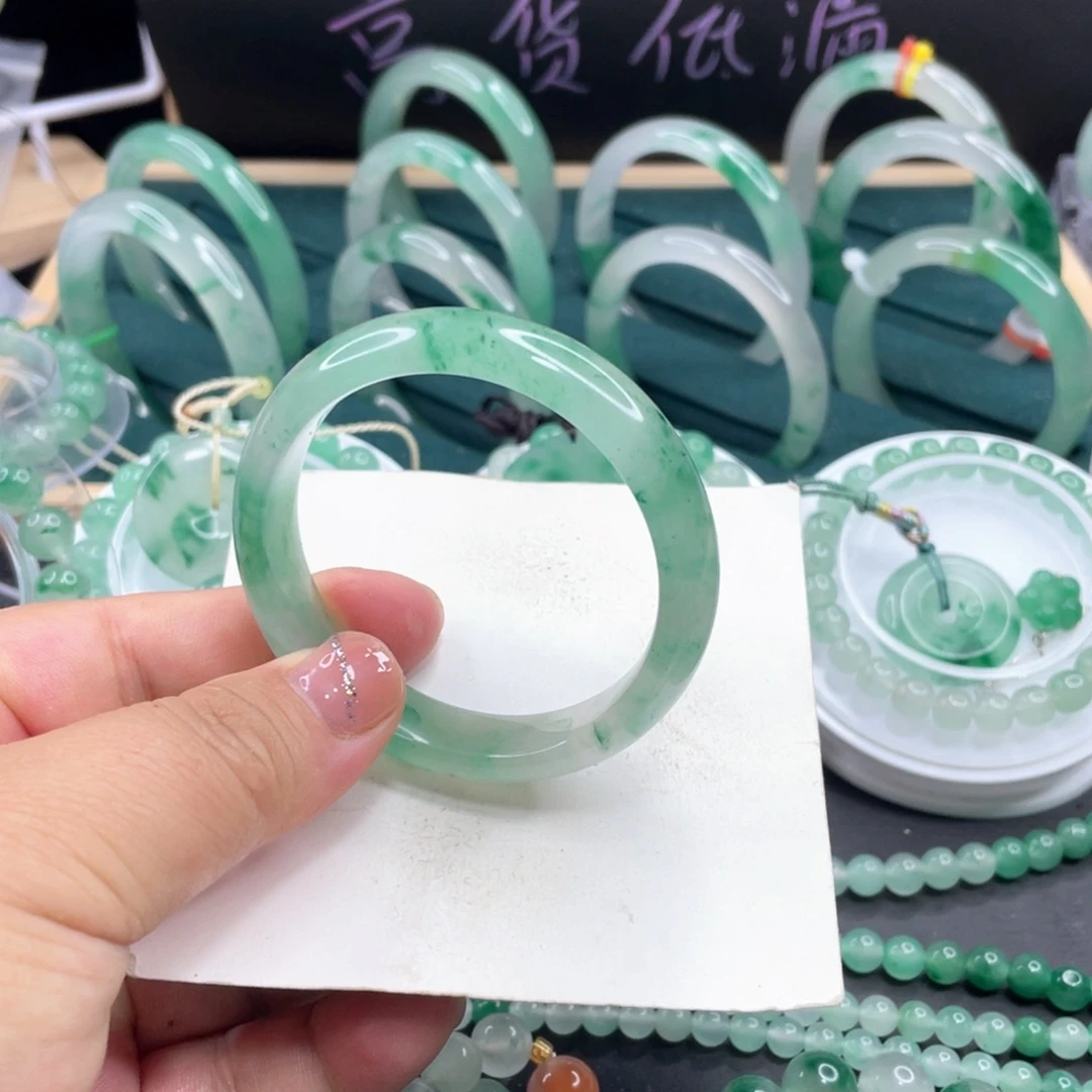 石英质玉未镶嵌手镯