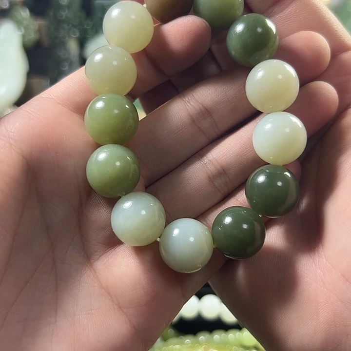 和田玉未镶嵌项链