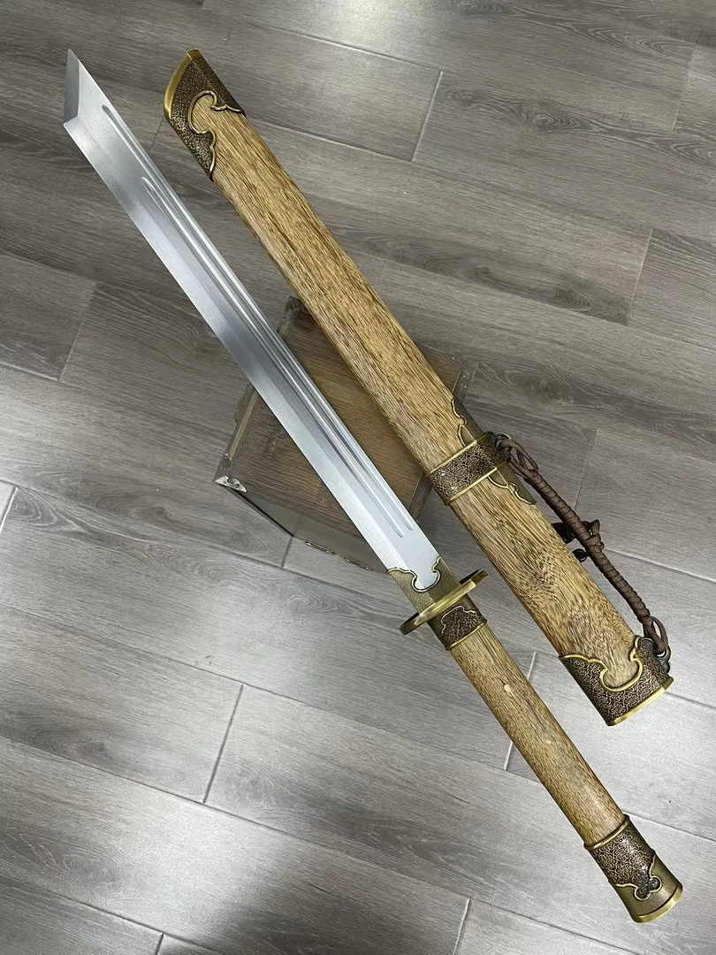 （锦衣卫）龙泉一体龙骨锻打高性能锰钢户外防身刀剑冷兵器未开刃