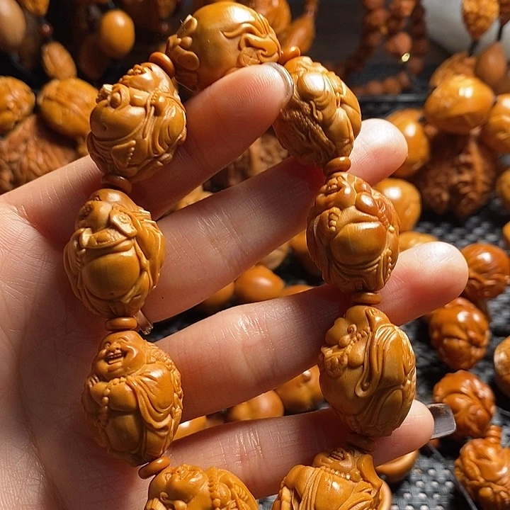 吊坠橄榄核瑞兽弥勒