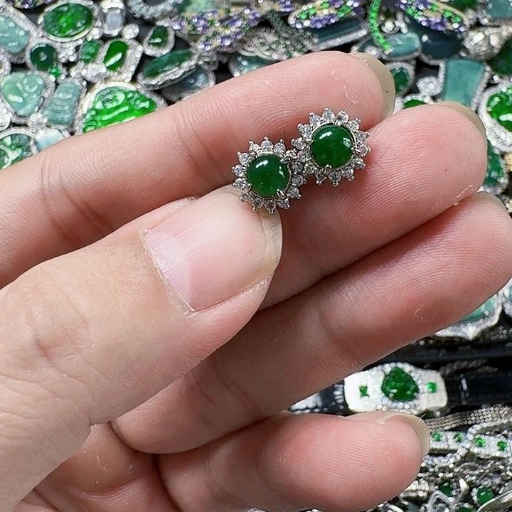 翡翠颈饰未镶嵌天然A货翡翠放漏