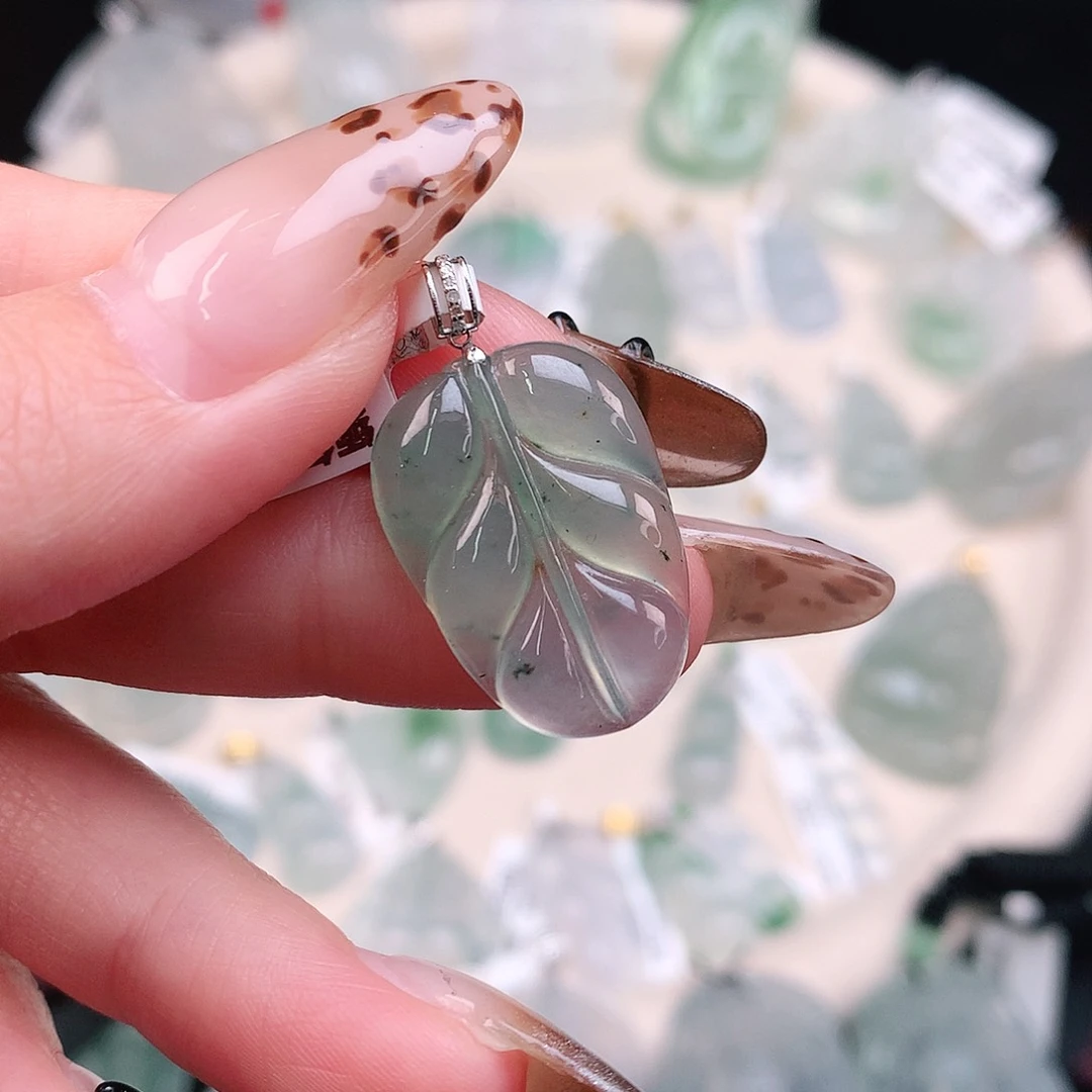 翡翠颈饰18K金镶嵌叶子28、22.6、16、3.7