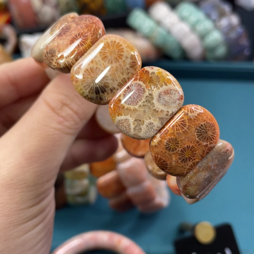 未镶嵌手镯硅化玉