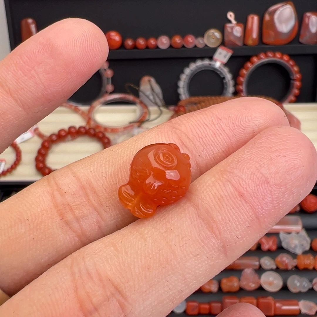 南红玛瑙未镶嵌颈饰嘟嘟鱼