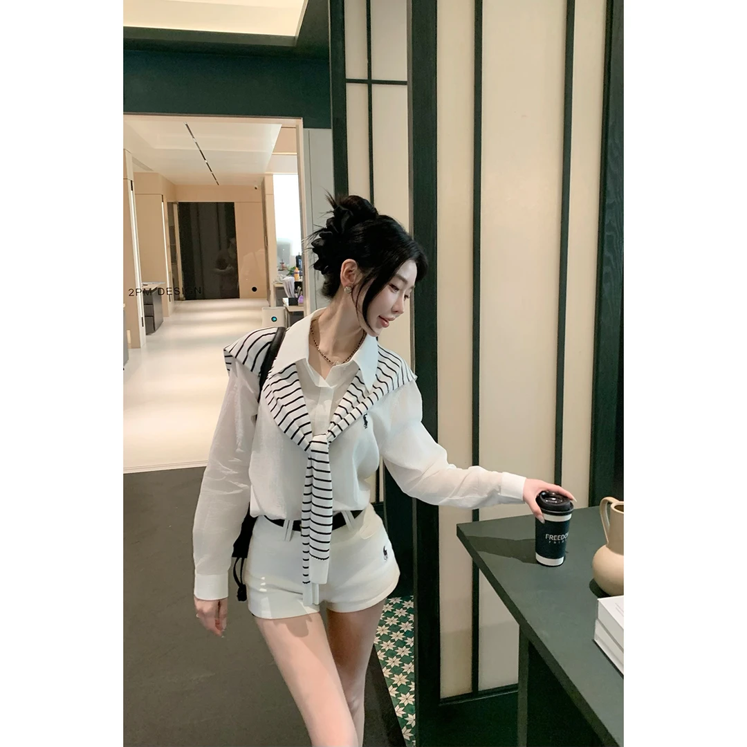 毛妮LADIESFIRST【漫游日记】条纹披肩刺绣衬衫女夏季新品L1923