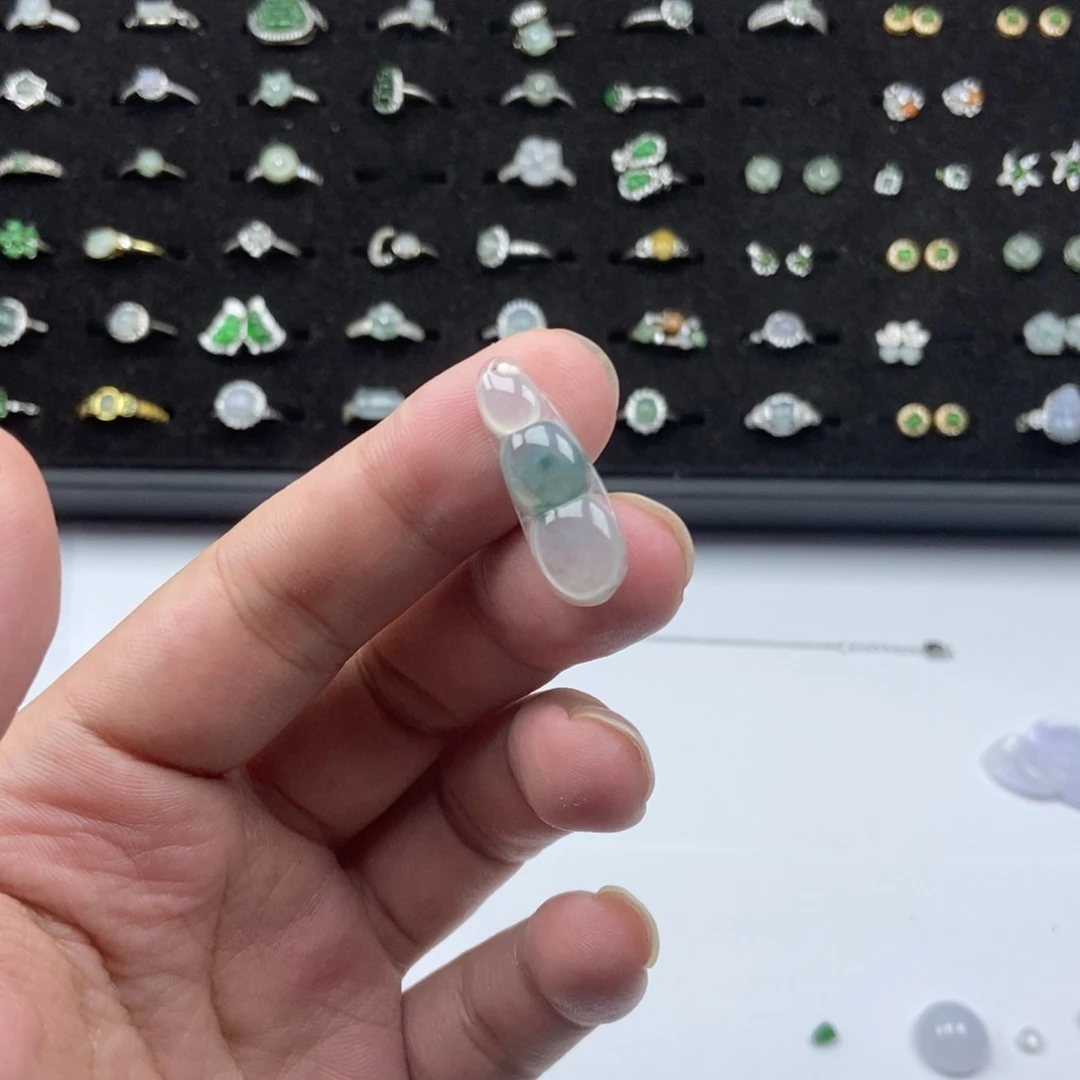 翡翠未镶嵌颈饰000000005