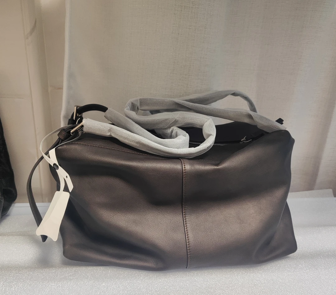 水染头层牛皮松驰感单肩包 高级感旅行行囊包大容量