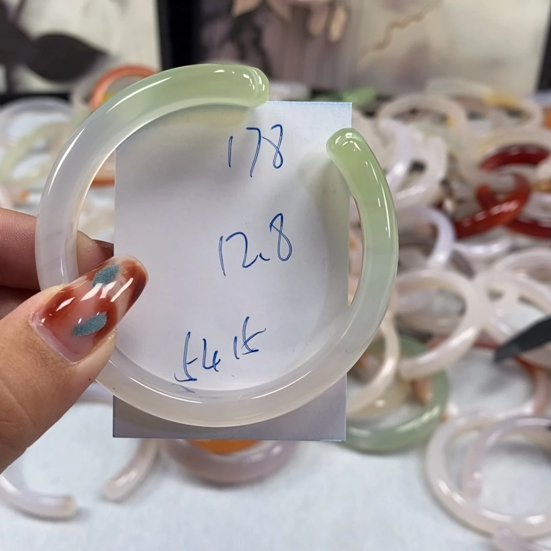 手镯玛瑙/玉髓未镶嵌178