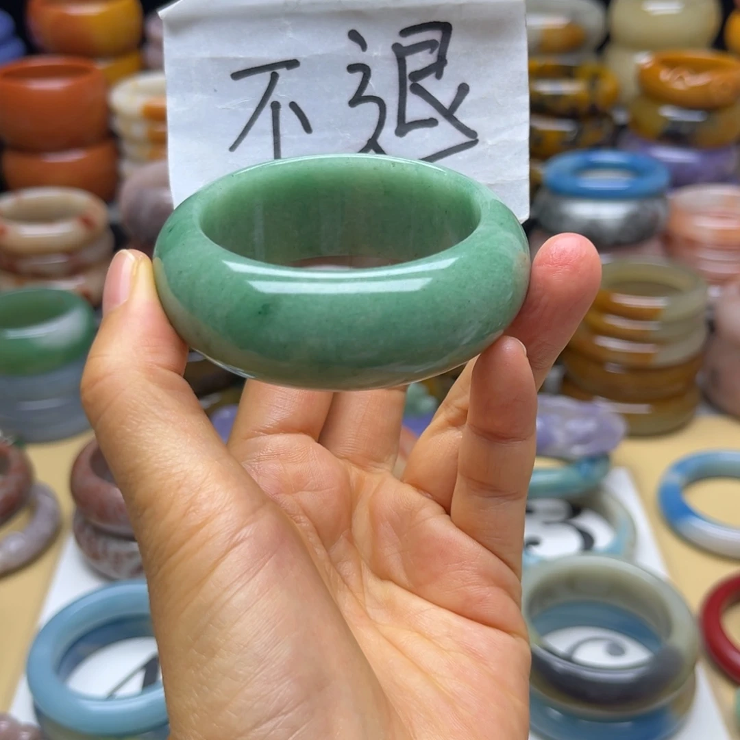 未镶嵌手镯石英质玉