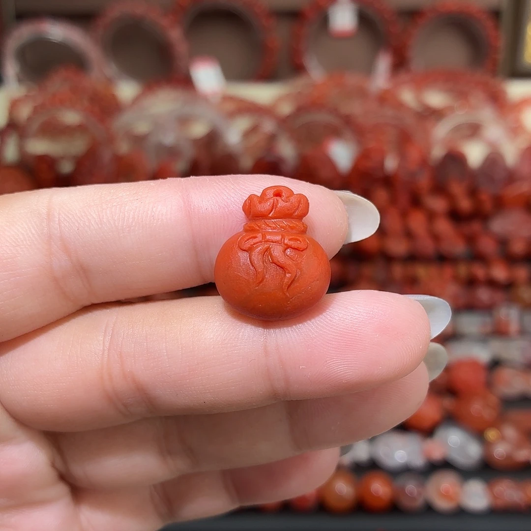 南红玛瑙未镶嵌颈饰钱袋