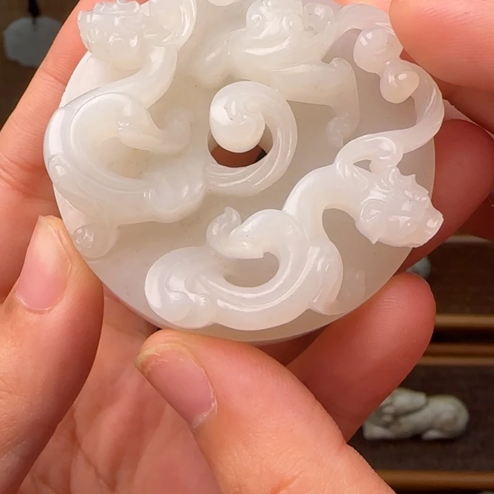 开***1和田玉未镶嵌颈饰