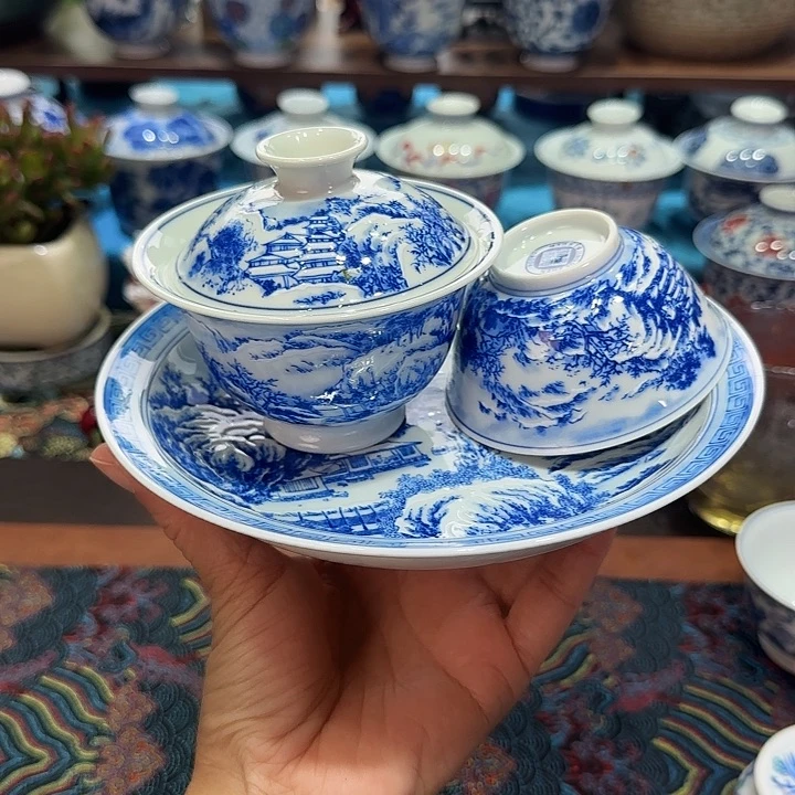 2568484895895895680788