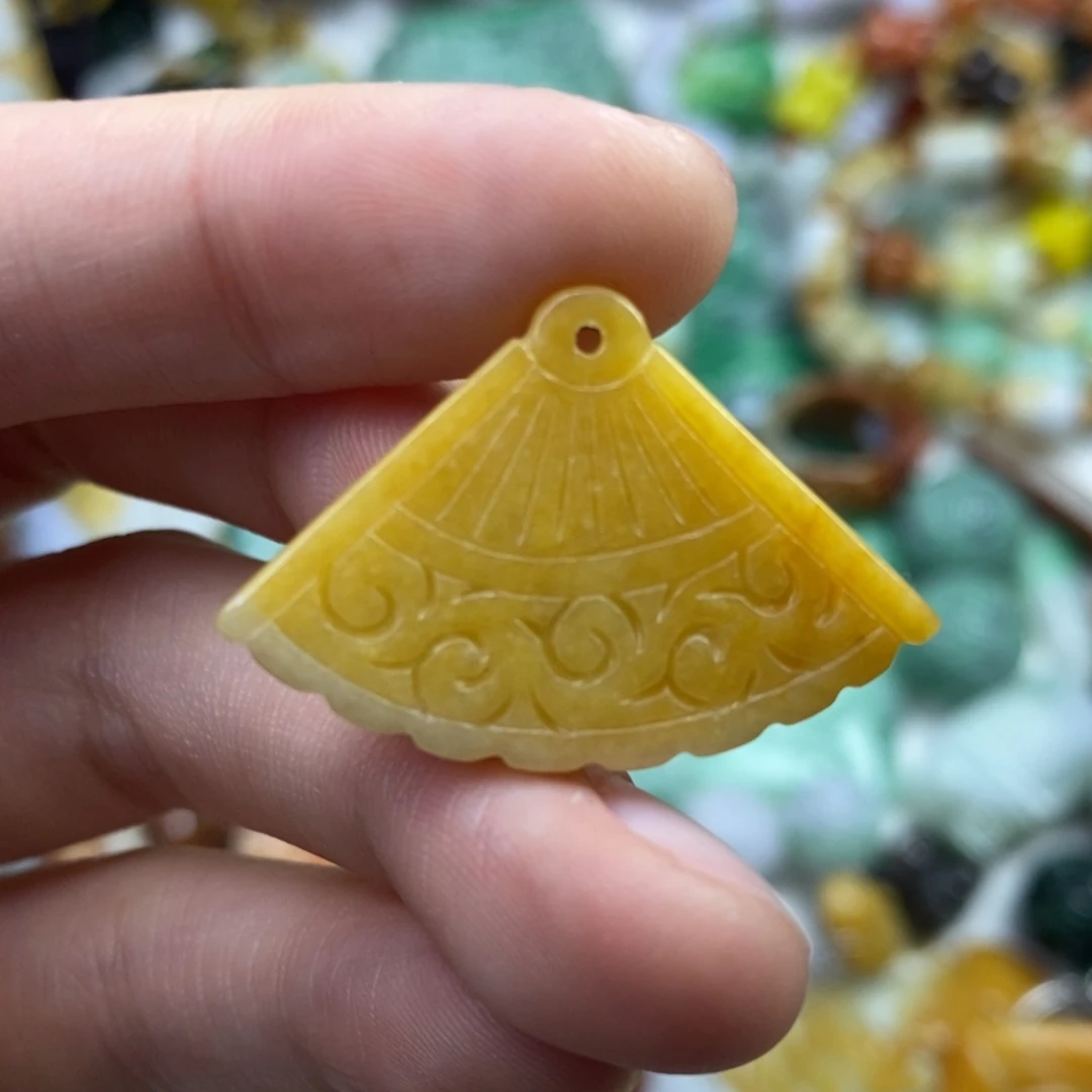 翡翠未镶嵌颈饰吊坠