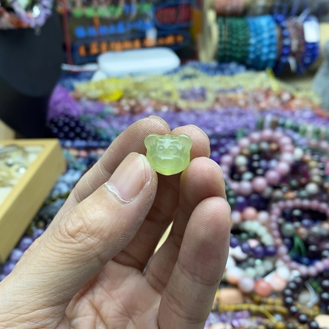 玛瑙/玉髓未镶嵌珠宝半成品一个岫玉熊A152