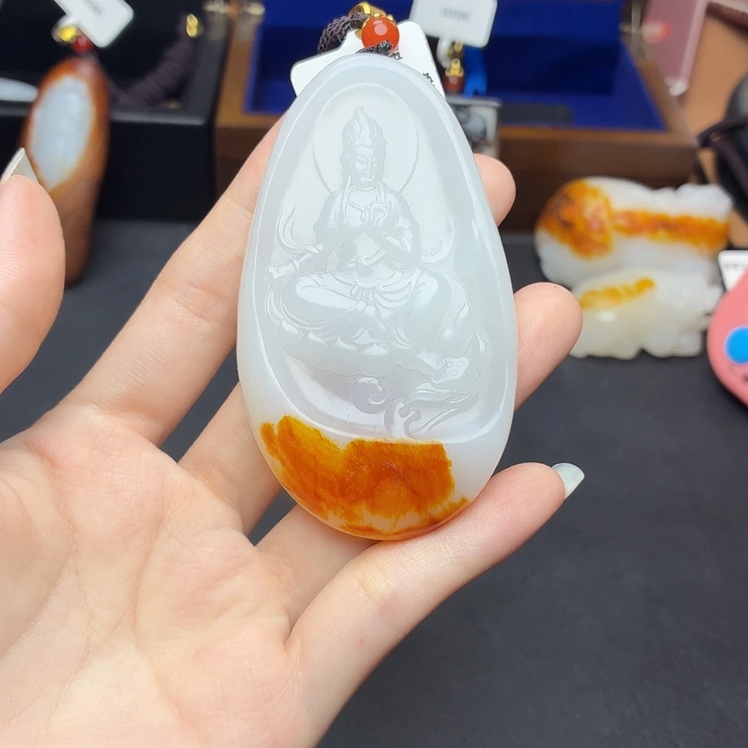 昨***酒颈饰未镶嵌和田玉N