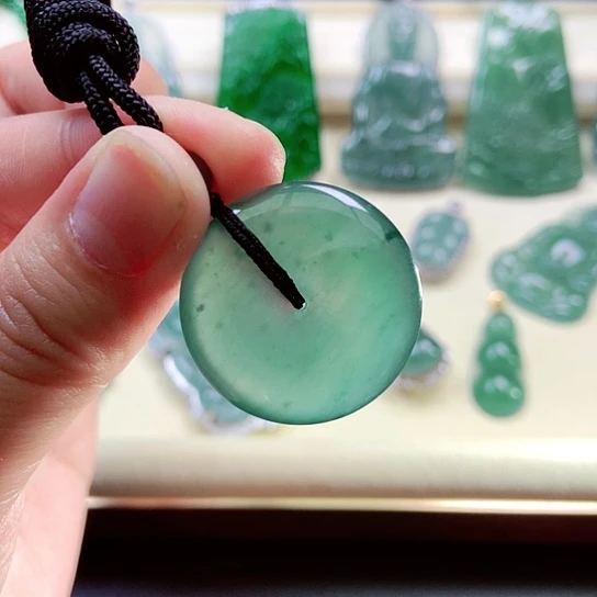 【闪购商品】翡翠颈饰未镶嵌天然