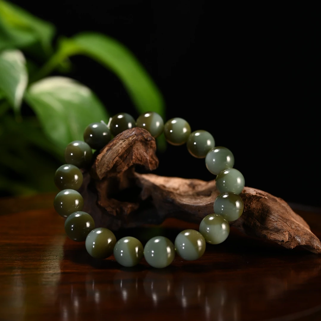 LOT8827 2511250026和田玉且末蓝手串/保利