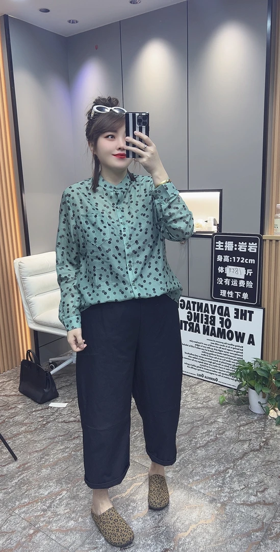 岩岩家点点纱休闲女上衣1766