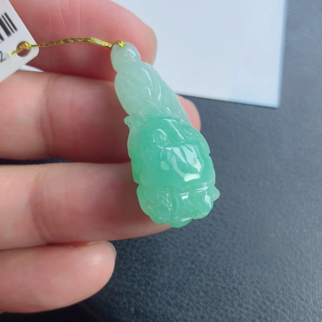 颈饰未镶嵌翡翠白菜