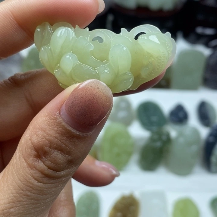 和田玉未镶嵌颈饰30