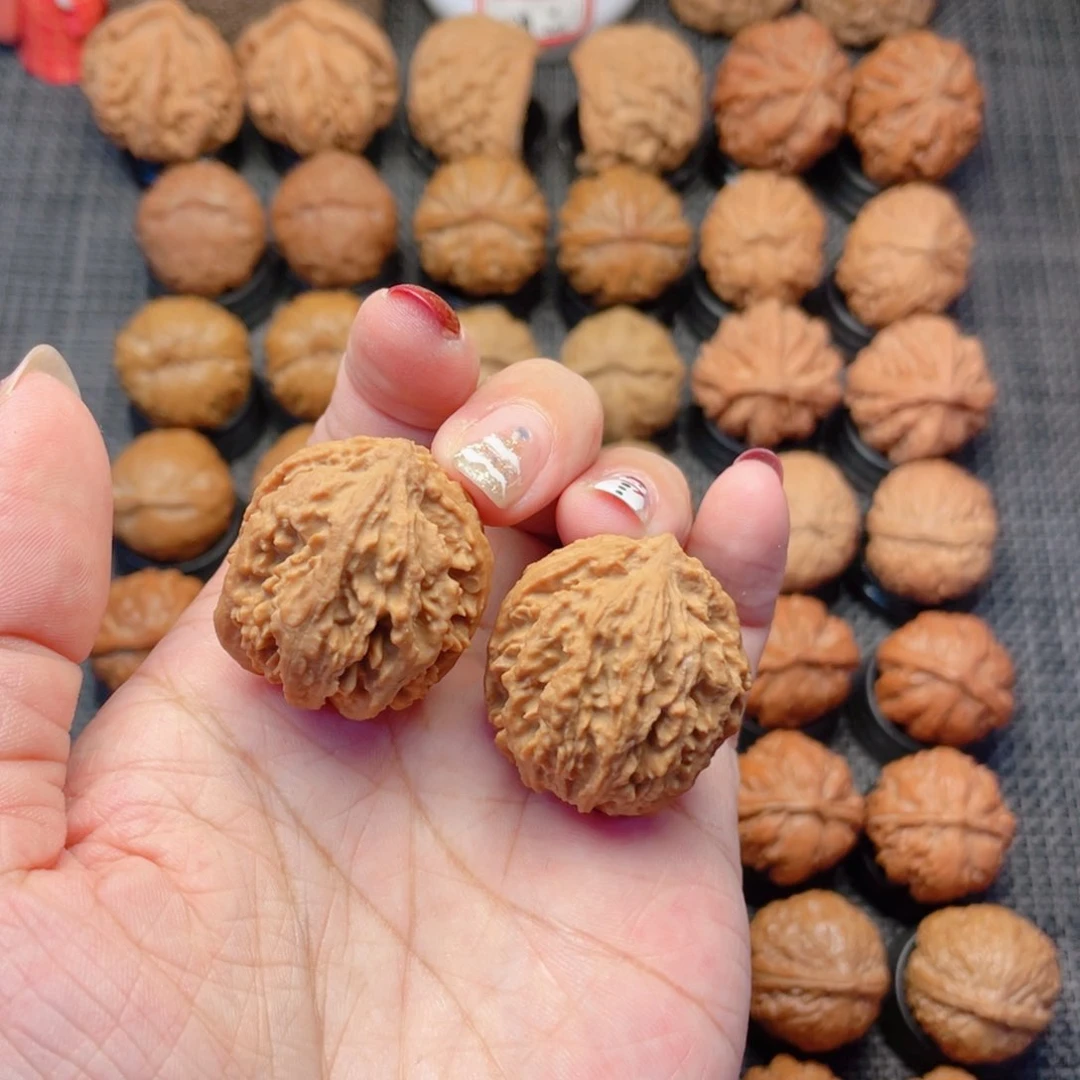 文玩核桃把件小刺球