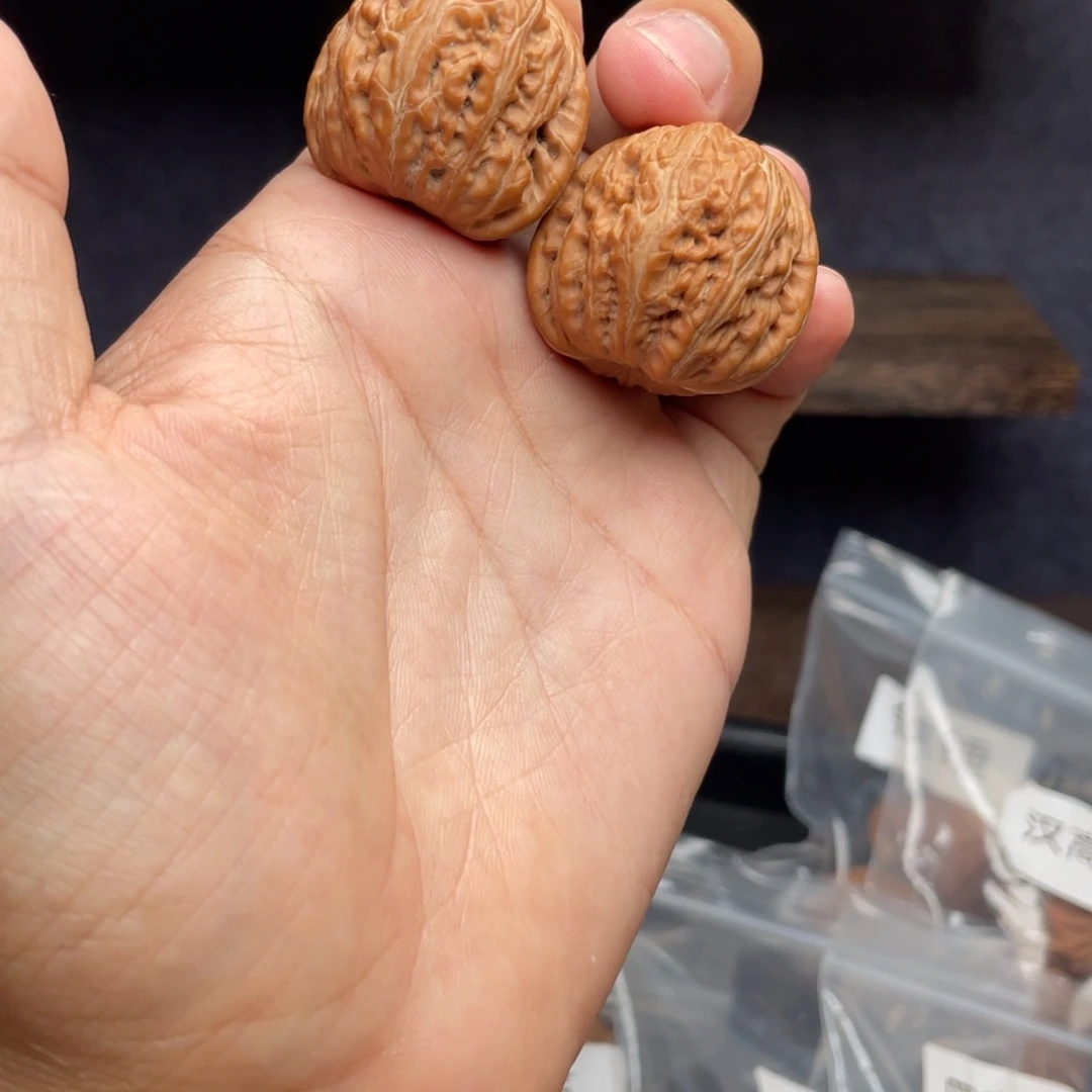 别***.龙脊菩提吊坠元宝一对核桃元宝