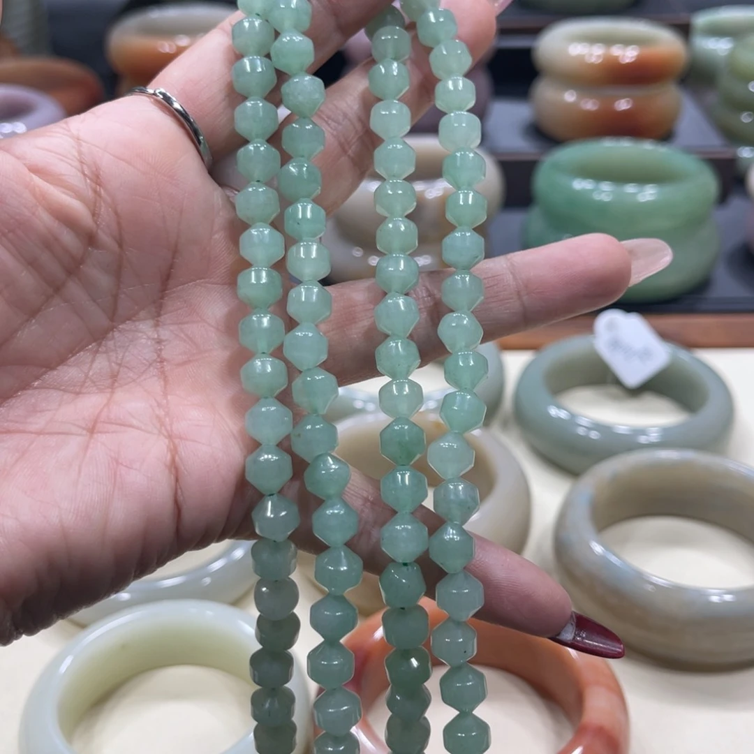 未镶嵌手镯石英岩玉