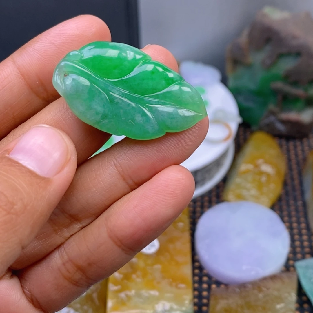 翡翠颈饰未镶嵌风**风翡翠