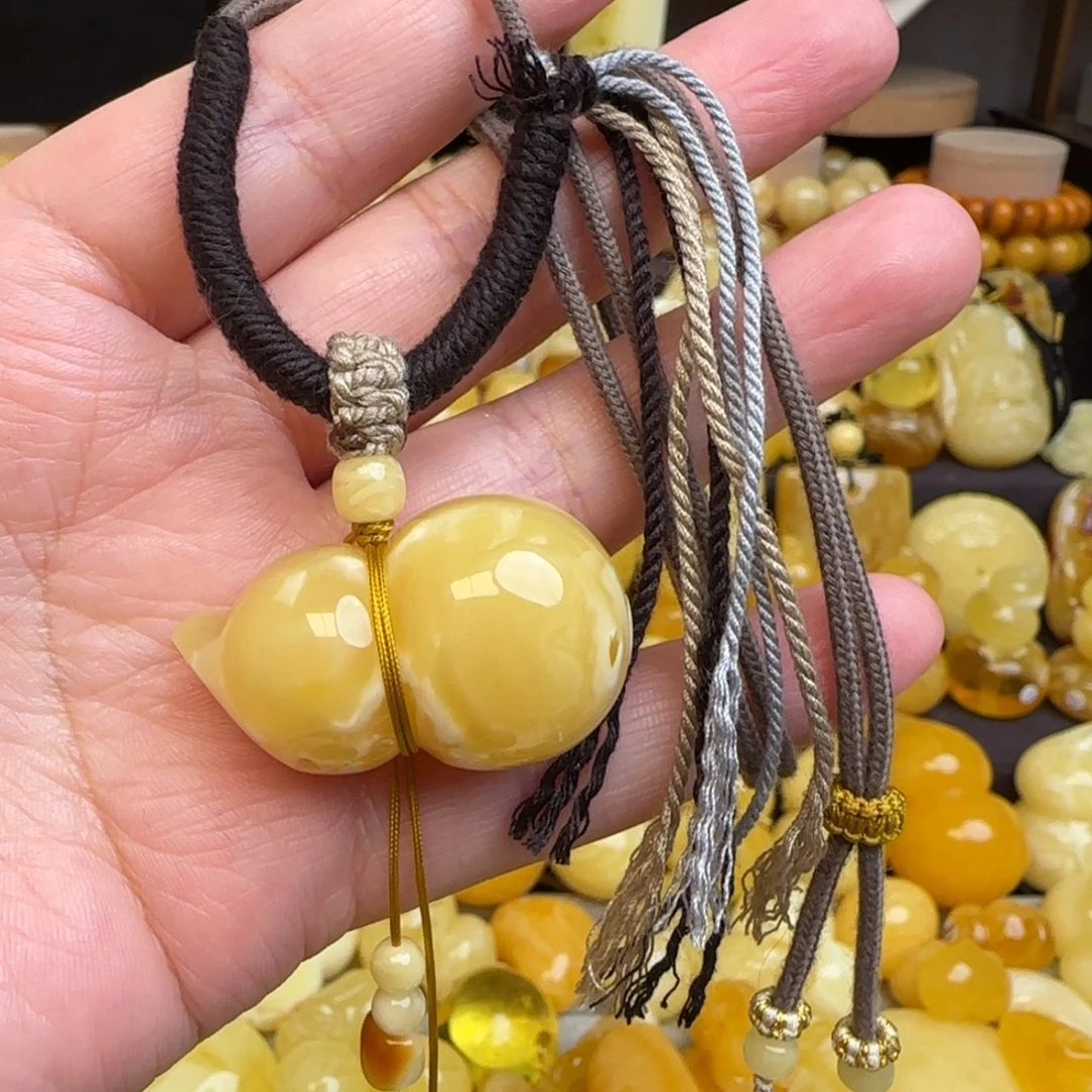 琥珀未镶嵌套链天然俄料浓白妖花蜜蜡葫芦吊坠