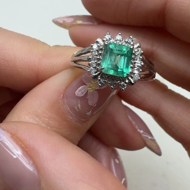 祖母绿戒指未镶嵌