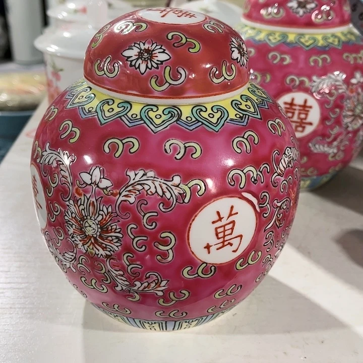 瓷片景德镇陶瓷储物罐。