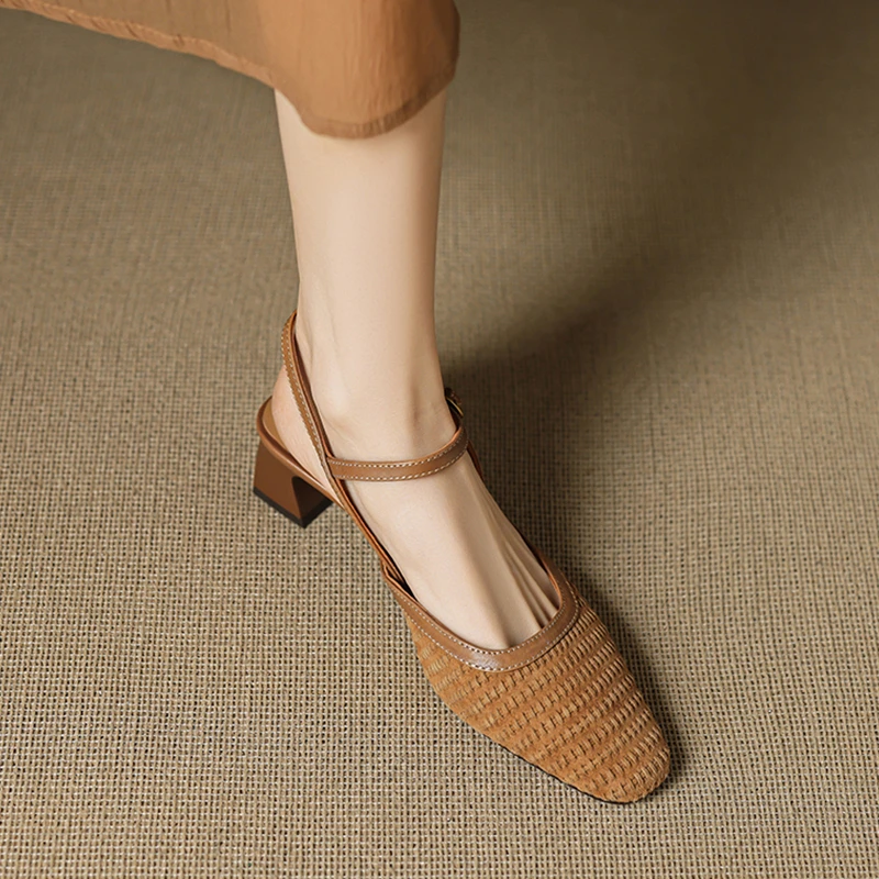 蜻蜒高级感编织包头凉鞋裙子法式女低帮时装凉鞋一字带流浪丹宁风