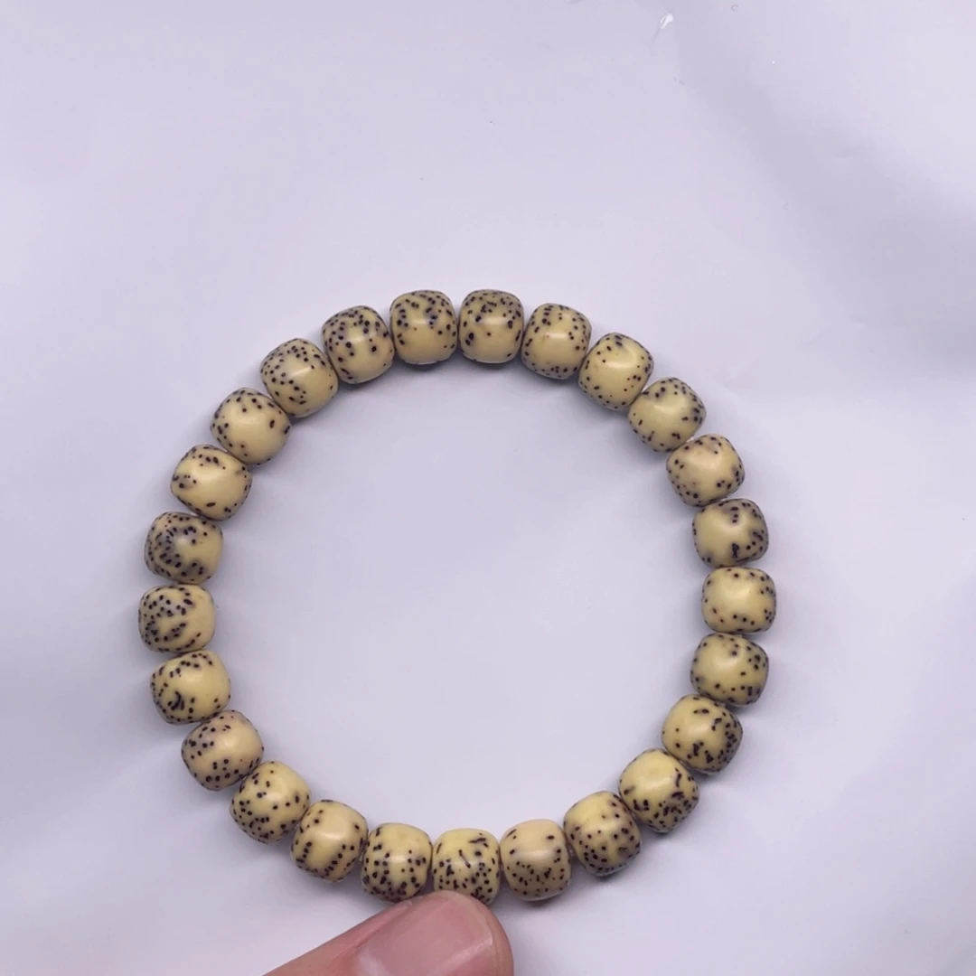 星月菩提手串石玉料河豚9x8绿背开播福利