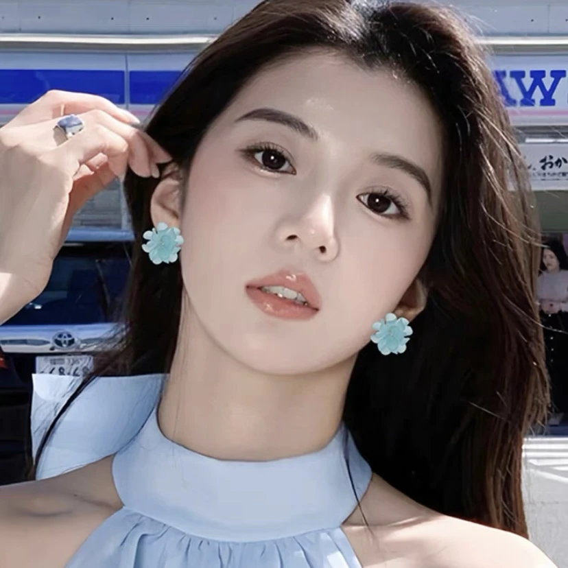 铜合金耳饰 H501手作超仙蓝色透明花朵耳钉度假风春夏氛围无耳洞