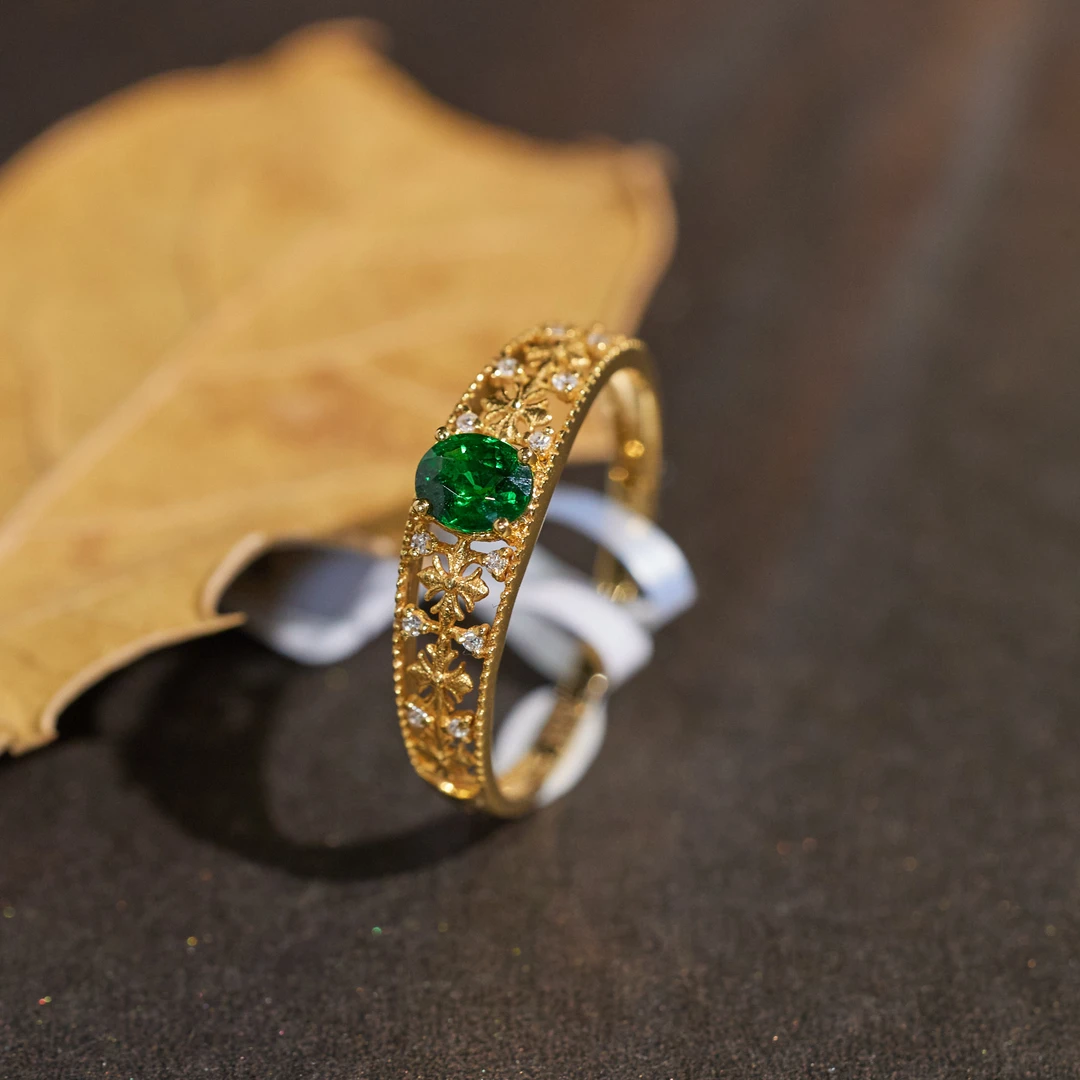 【九华山】沙佛莱戒指*18K金镶嵌U9543