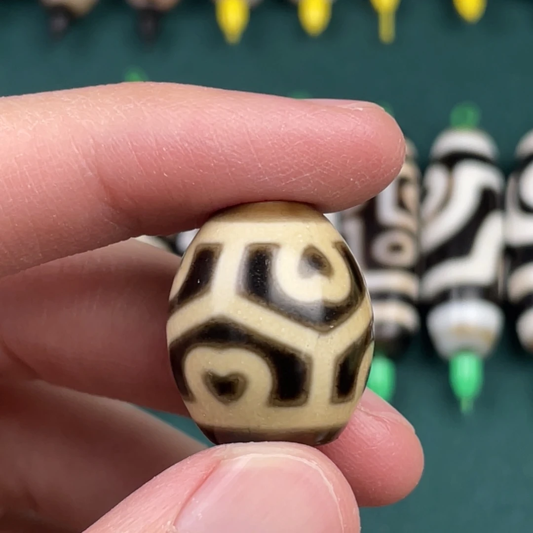 玛瑙/玉髓裸珠20.5 17.6 六眼达洛