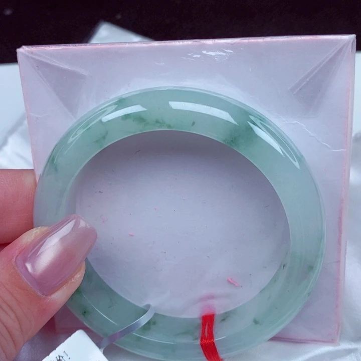 翡翠未镶嵌手镯手镯