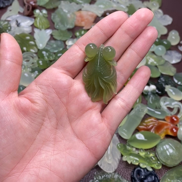 合金蛇纹石玉颈饰