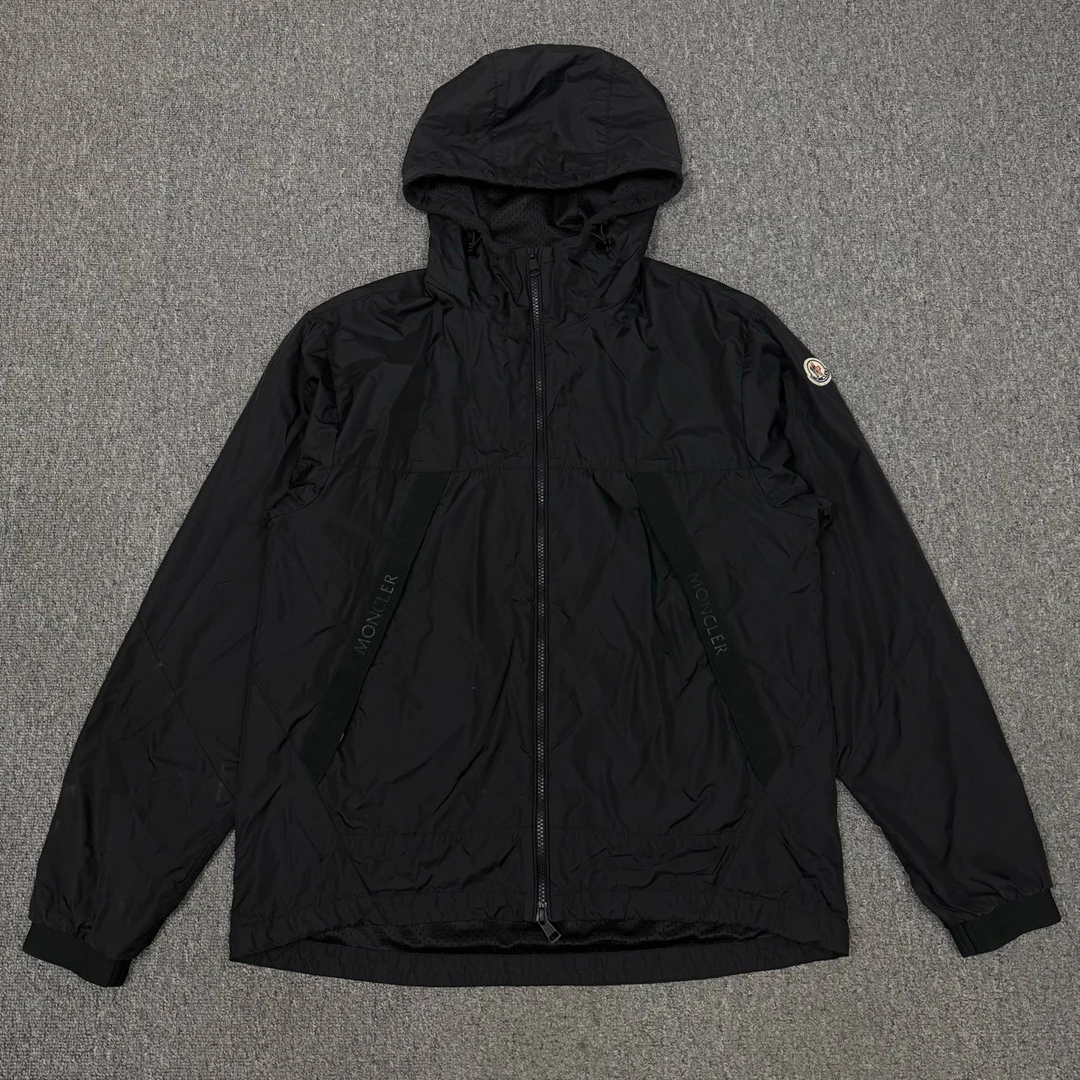 99新 MONCLER 12955214 黑色徽标刺绣尼龙拉链冲锋衣外套 3码99新