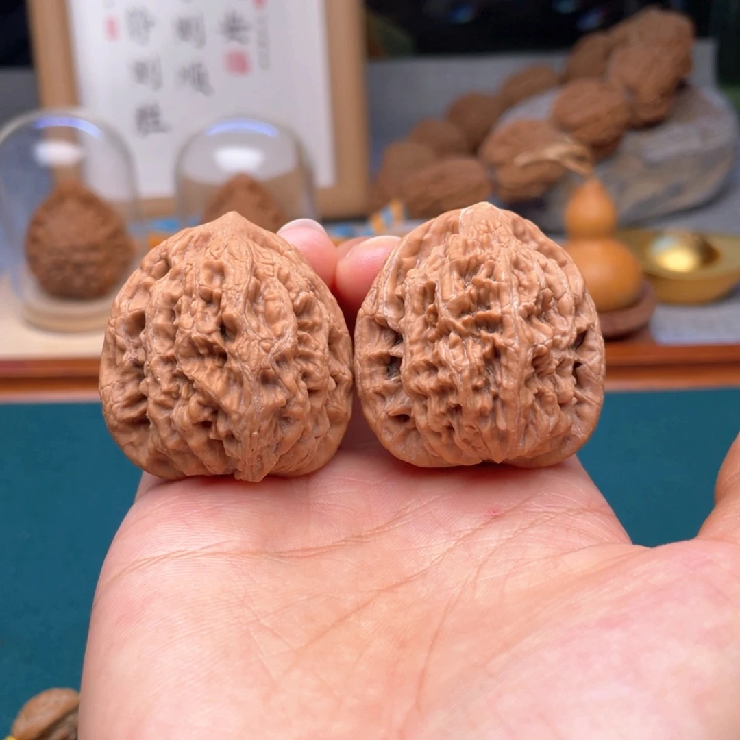 文玩核桃吊坠37尺麦穗虎头