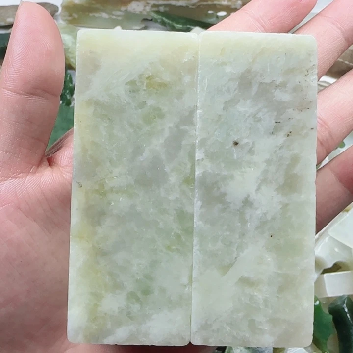 未镶嵌蛇纹石玉珠宝半成品紫**花