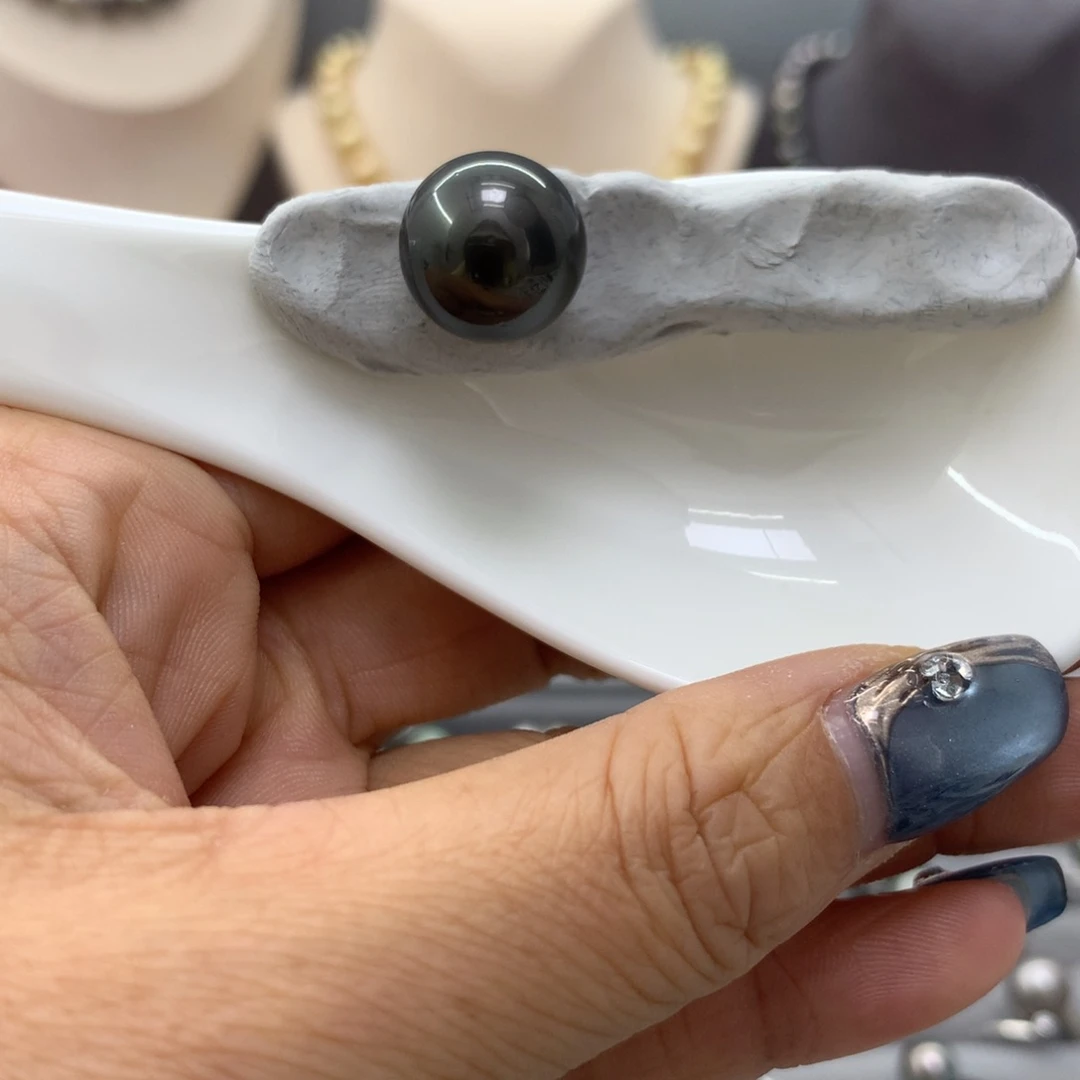 海水珍珠颈饰合金雪***?